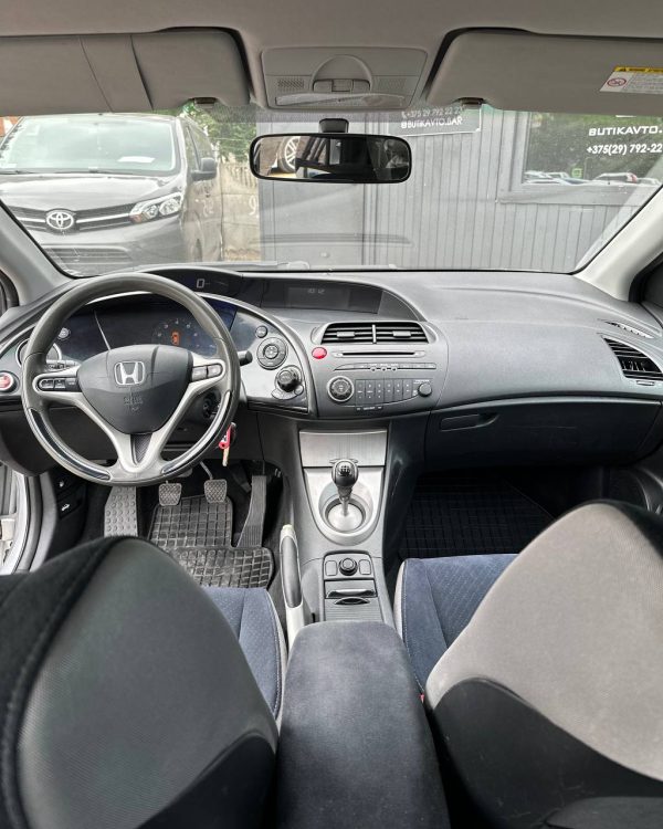 Honda Civic VIII - Image 9