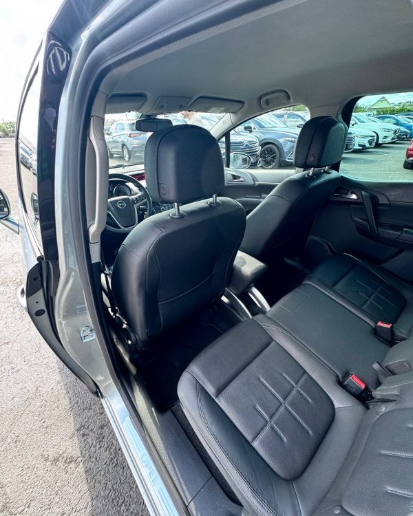 Opel Meriva II - Image 11