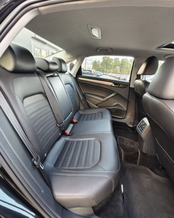 Volkswagen Passat B7 - Image 13