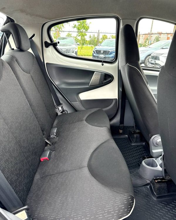 Peugeot 107 I · Рестайлинг - Image 13
