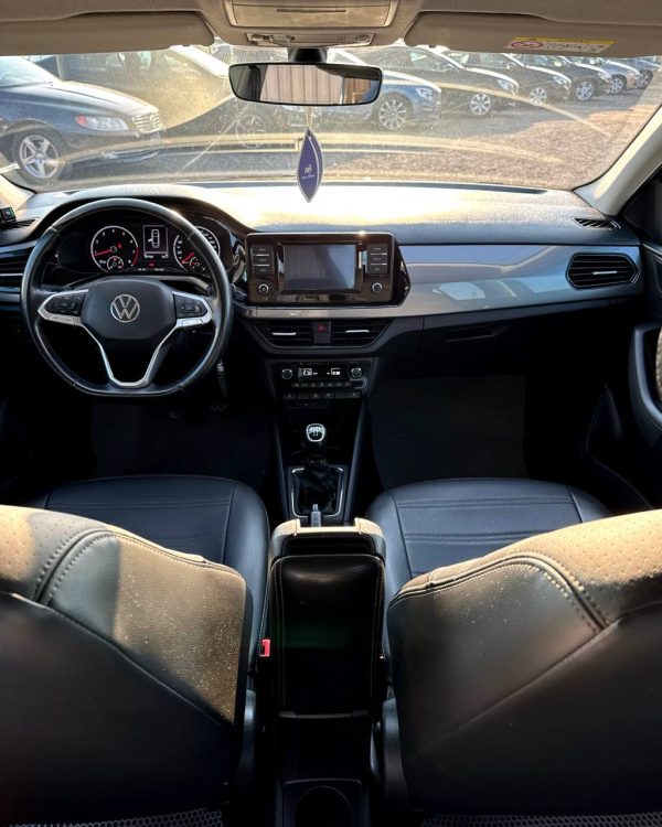 Volkswagen Polo Sedan II - Image 12