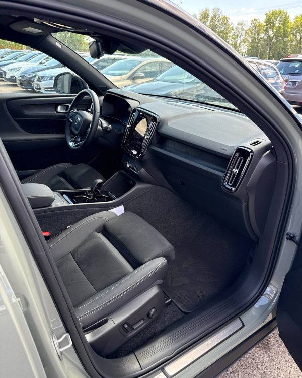 Volvo XC40 I · Рестайлинг - Image 16