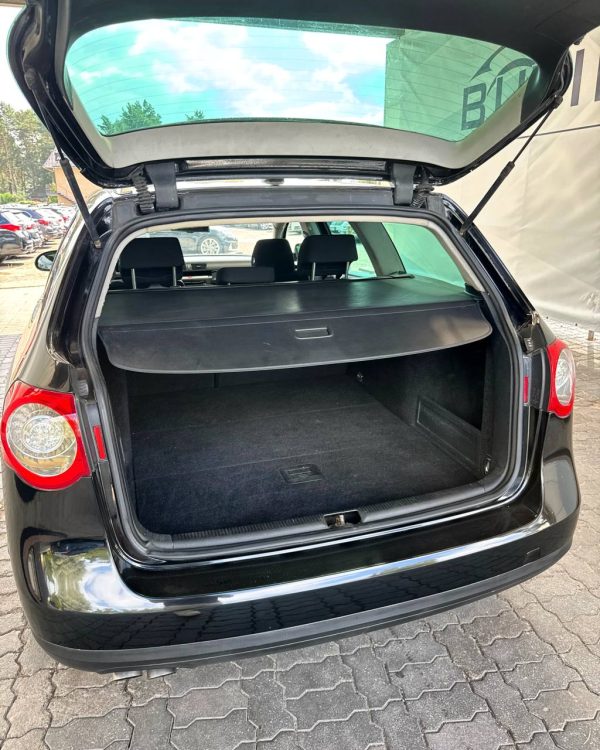 Volkswagen Passat B6 - Image 14