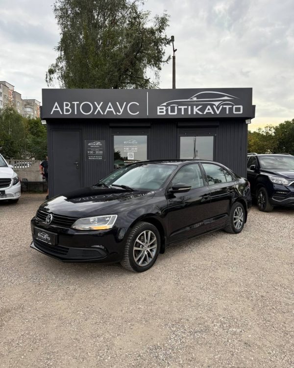 Volkswagen Jetta VI - Image 3