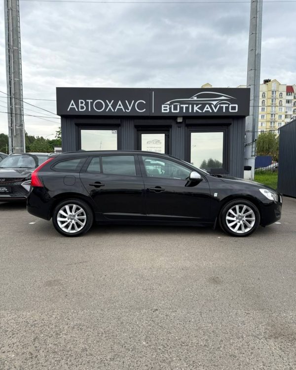 VOLVO V60 - Image 7