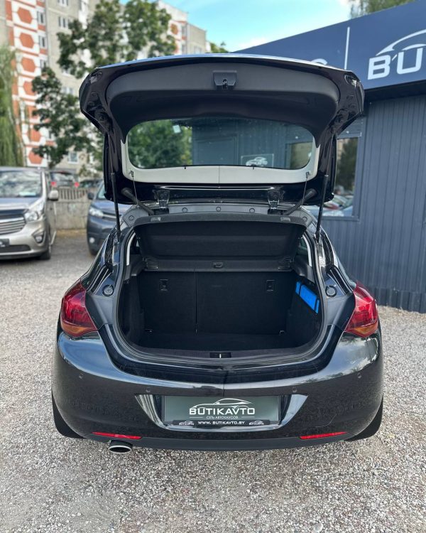 Opel Astra J - Image 12