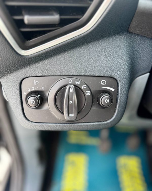 Ford Grand C-Max I - Image 21