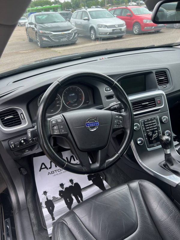 Volvo S60 II - Image 12