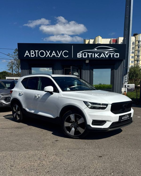 Volvo XC40 I