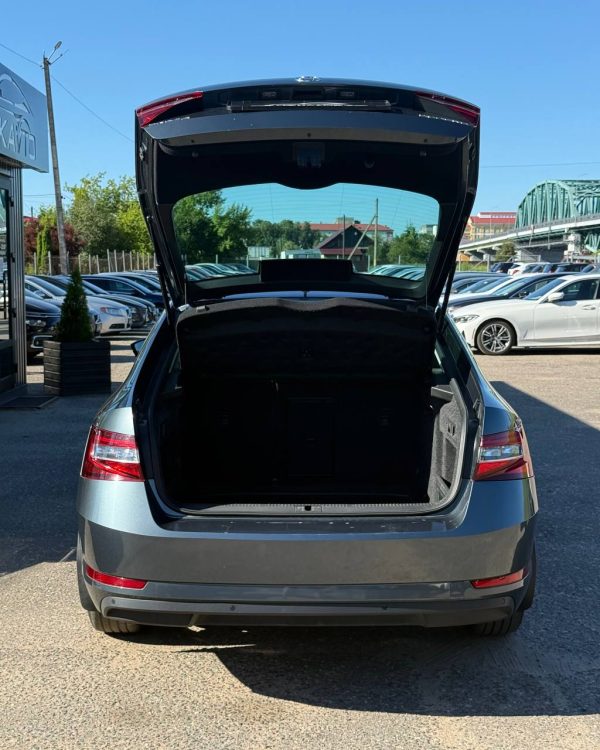 Skoda Superb III - Image 19