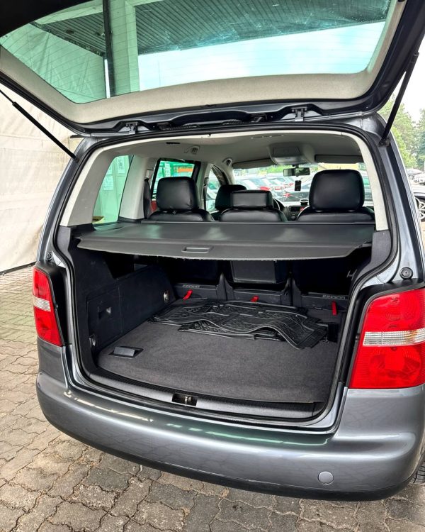 Volkswagen Touran I - Image 15