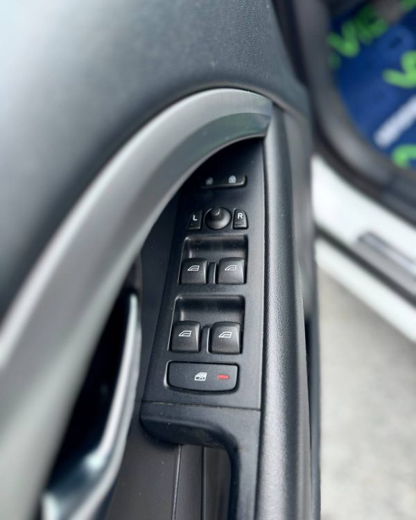 Volvo V70 III - Image 16