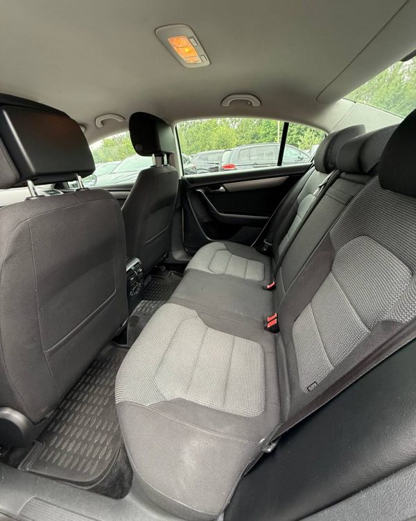 Volkswagen Passat B7 - Image 8