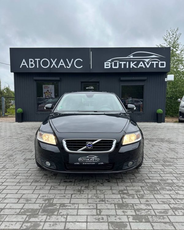 VOLVO V50 - Image 2