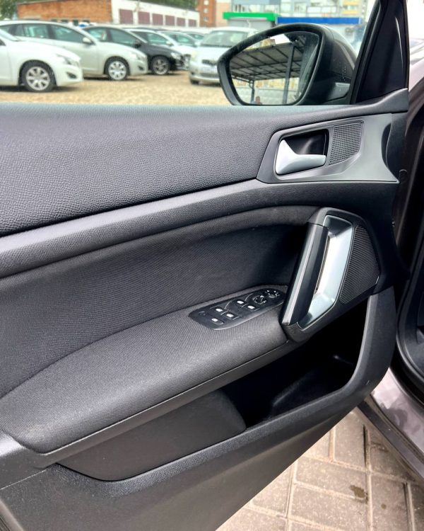 Peugeot 308 T9 - Image 9