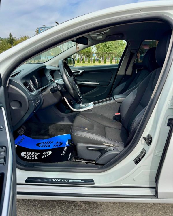 Volvo S60 II - Image 10