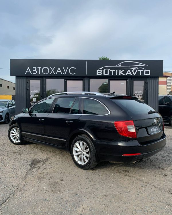 SKODA SUPERB - Image 4