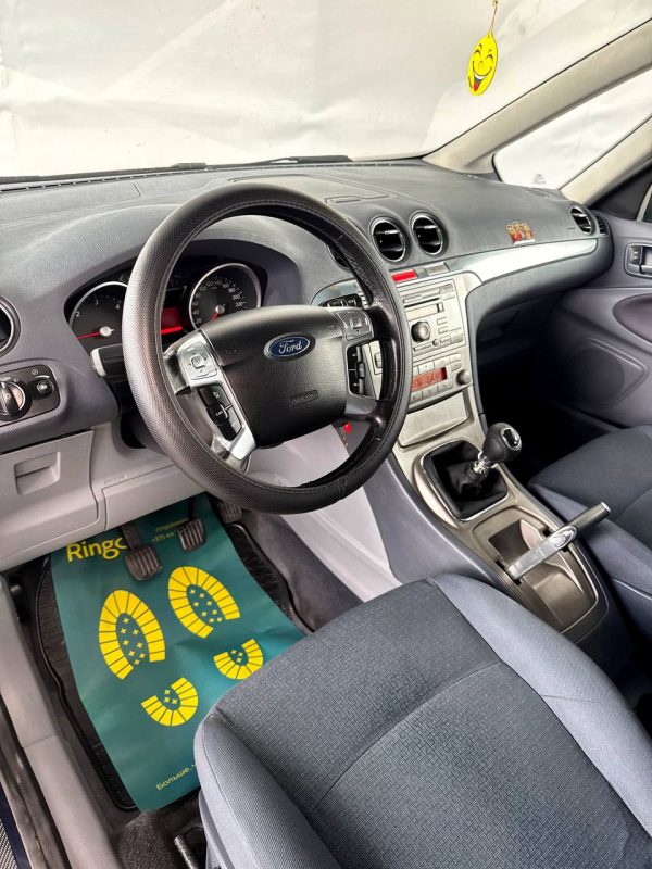 Ford Galaxy II - Image 11