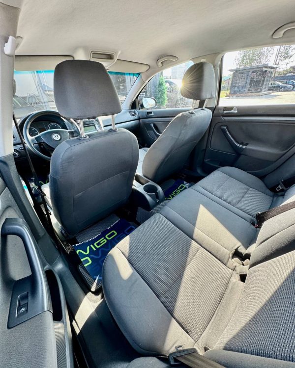 Volkswagen Jetta V - Image 11