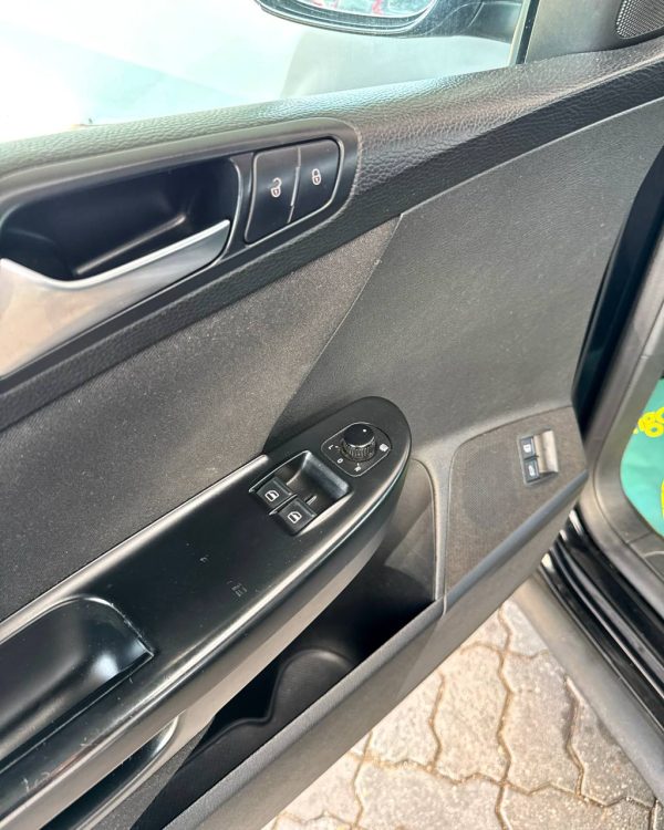 Volkswagen Passat B6 - Image 9