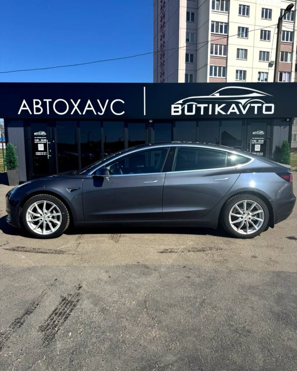 Tesla Model 3 I - Image 4