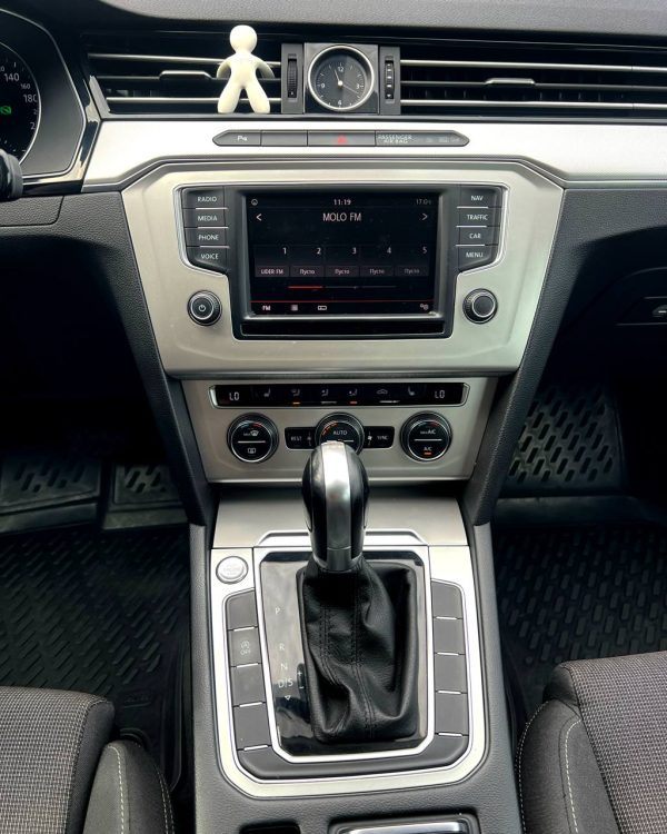 Volkswagen Passat B8 - Image 13