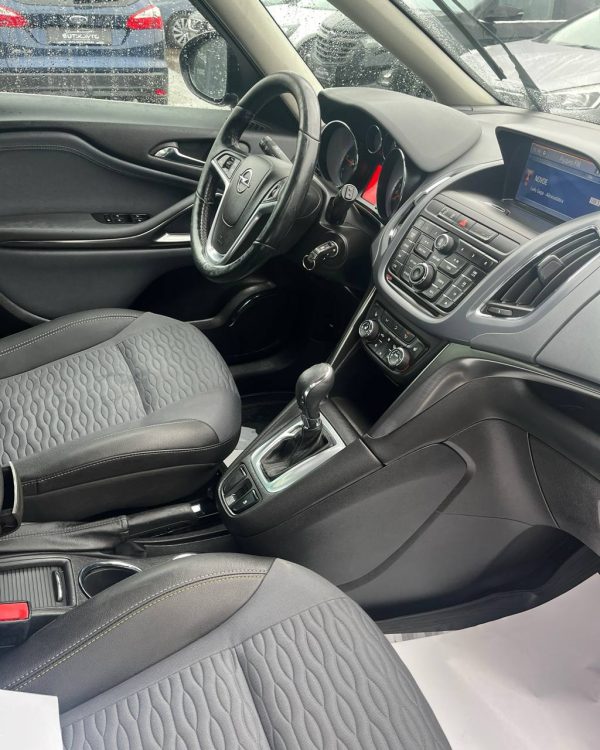 Opel Zafira C - Image 14