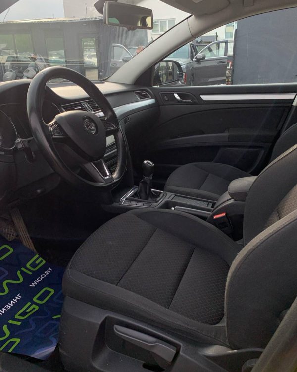 SKODA SUPERB - Image 8