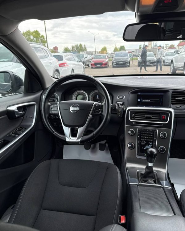volvo v60 - Image 14