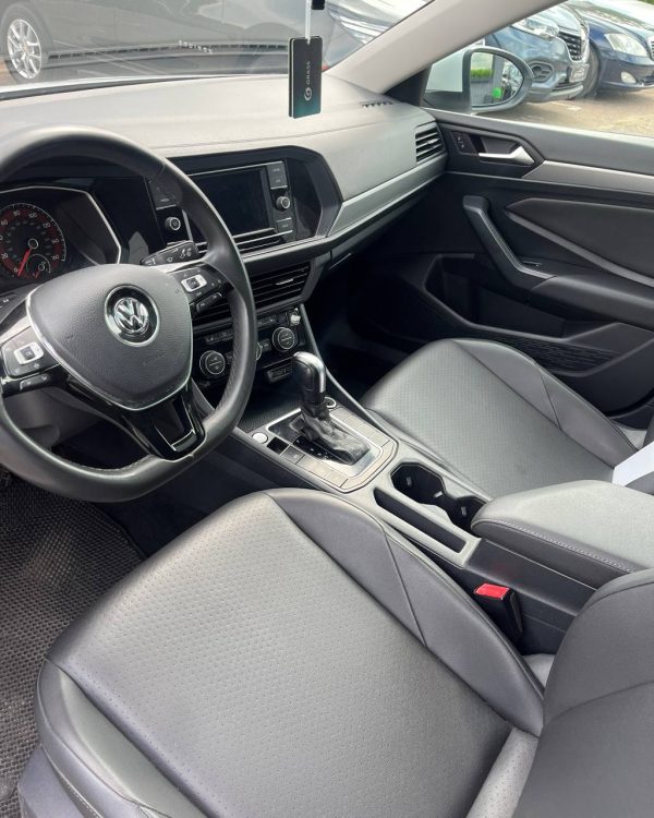 Volkswagen Jetta VII - Image 10