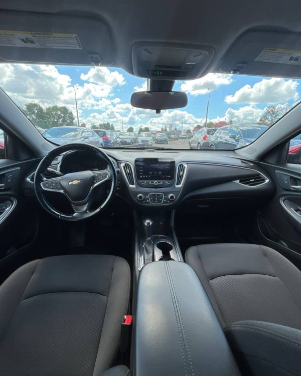 Chevrolet Malibu IX · Рестайлинг - Image 9