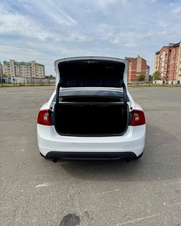 Volvo S60 II - Image 12