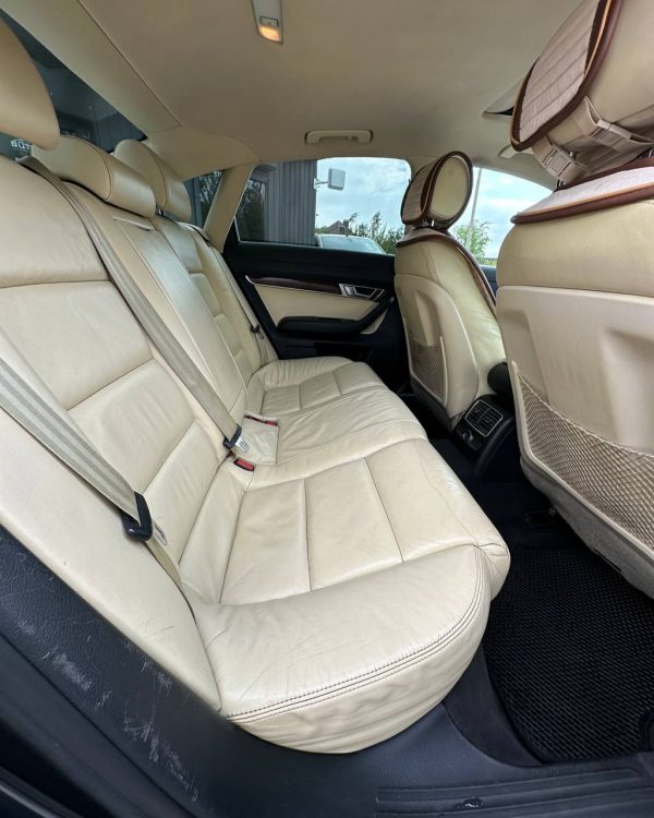 AUDI A6 - Image 10