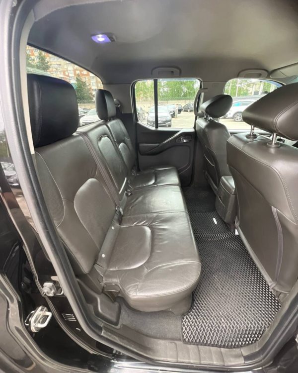 Nissan Navara D40 - Image 11
