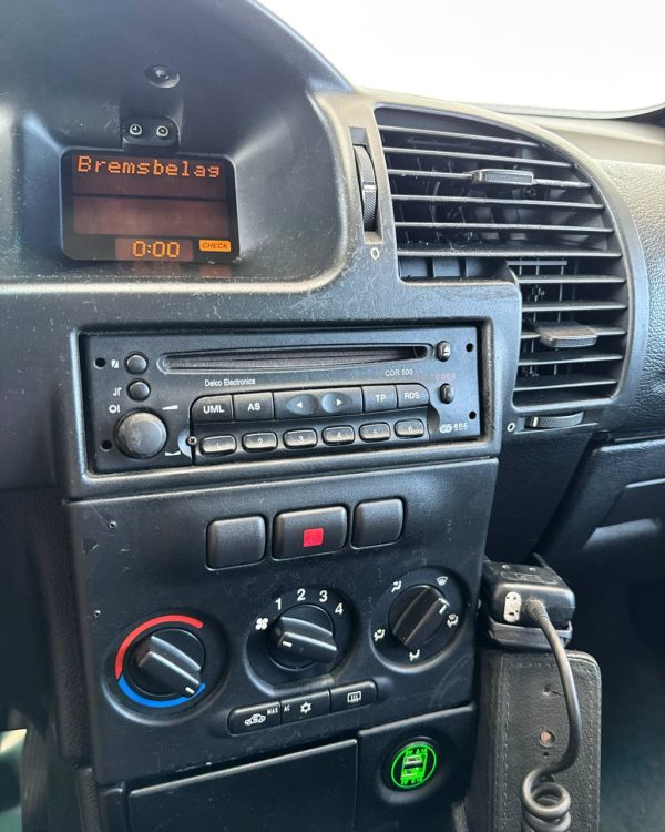 Opel Zafira A - Image 12
