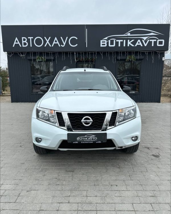 NISSAN TERRANO - Image 2