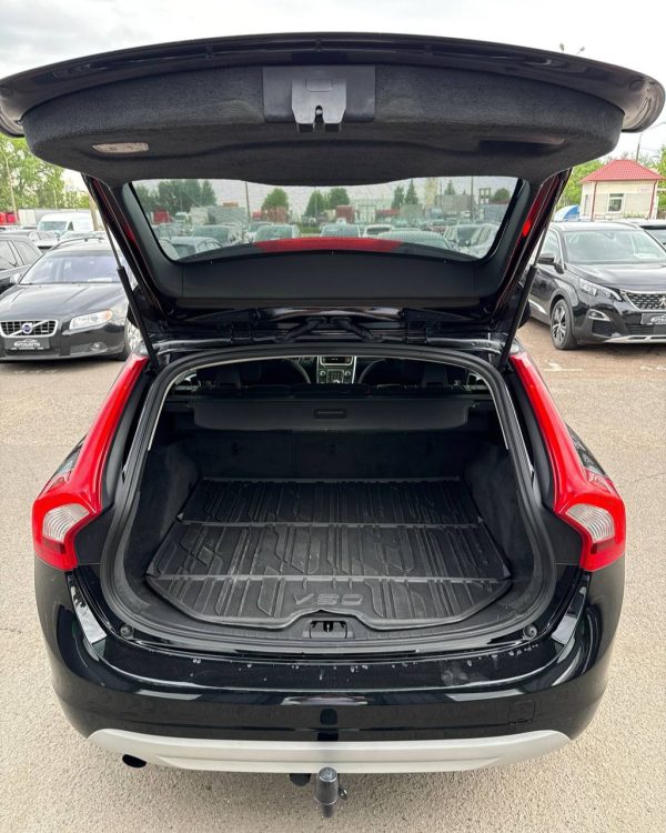 VOLVO V60 - Image 14