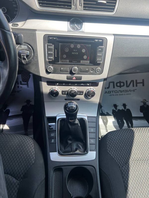 Volkswagen Passat B7 - Image 11