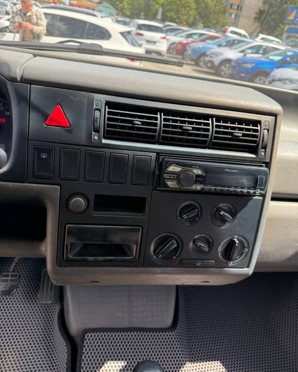 Volkswagen Transporter T4 - Image 10