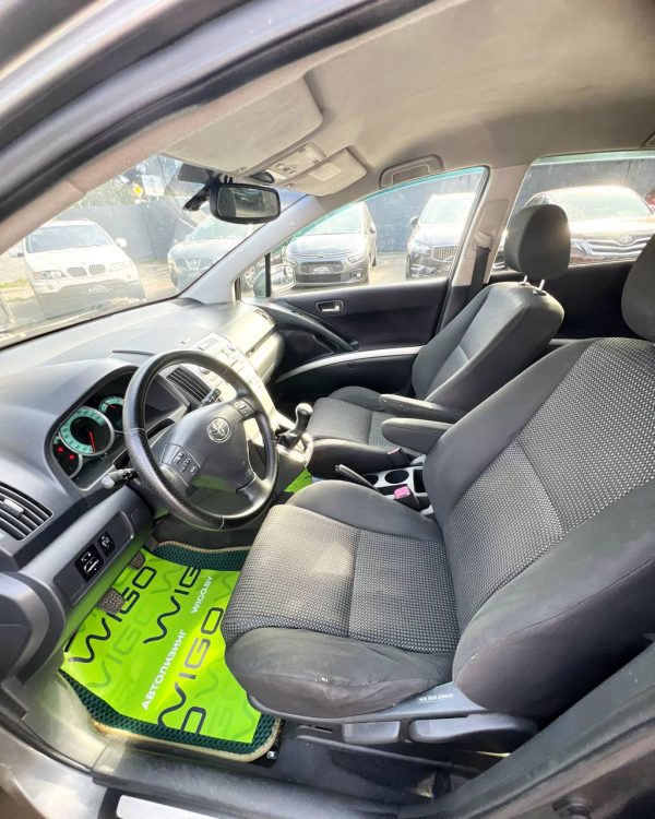 Toyota Corolla Verso II (AR10) - Image 8