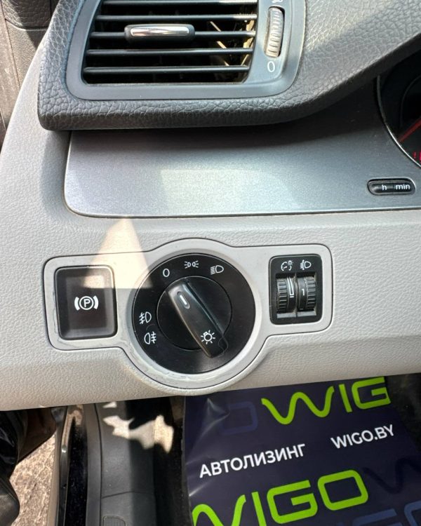 Volkswagen Passat B6 - Image 17