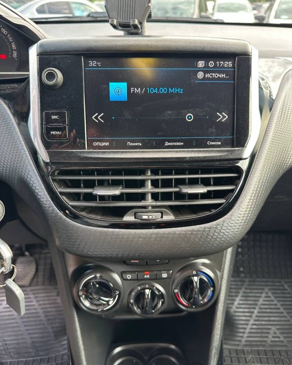 Peugeot 2008 I · Рестайлинг - Image 10