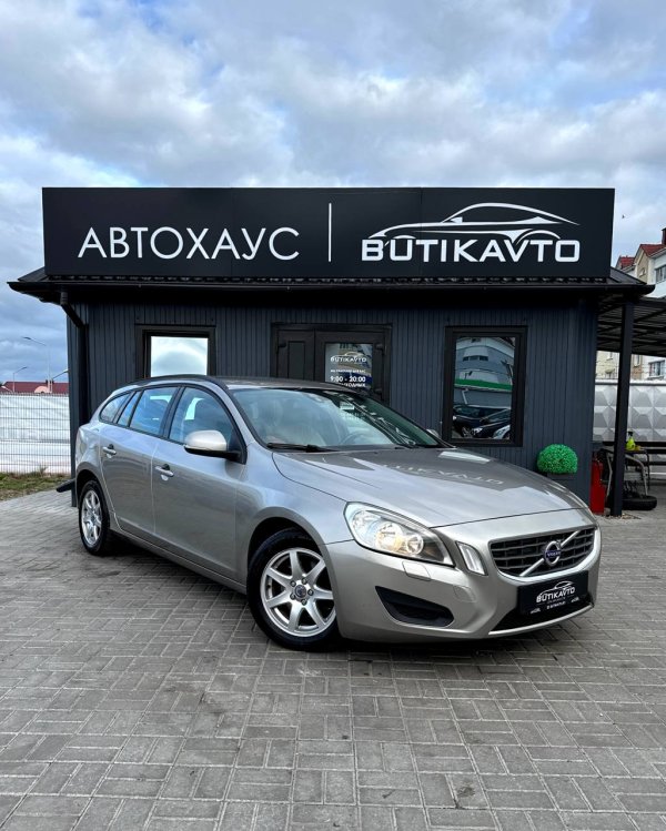Volvo V60 I