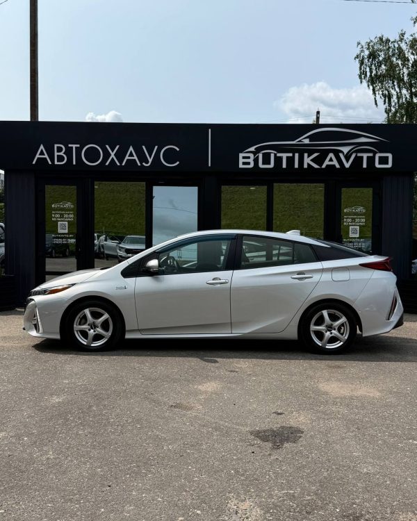 Toyota Prius Prime I (ZVW50L) - Image 4