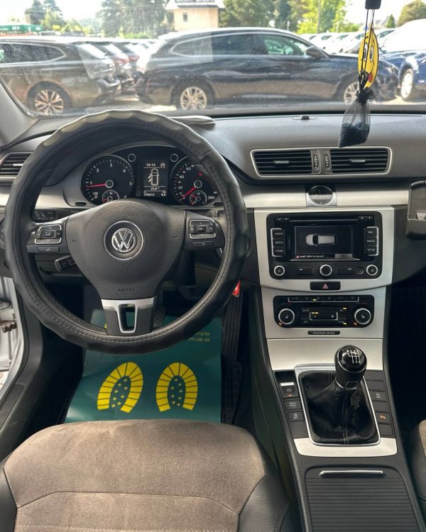 Volkswagen Passat B7 - Image 12