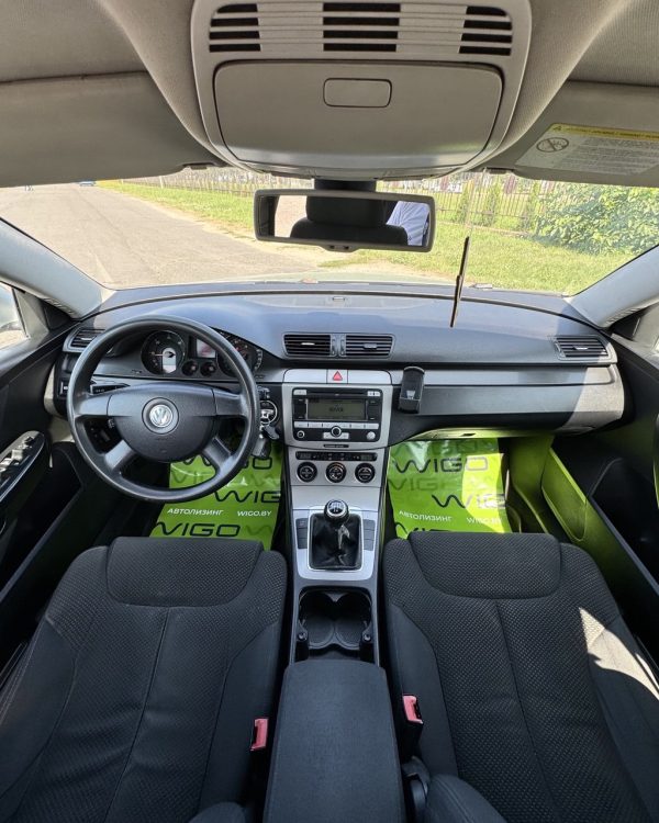 Volkswagen Passat B6 - Image 9