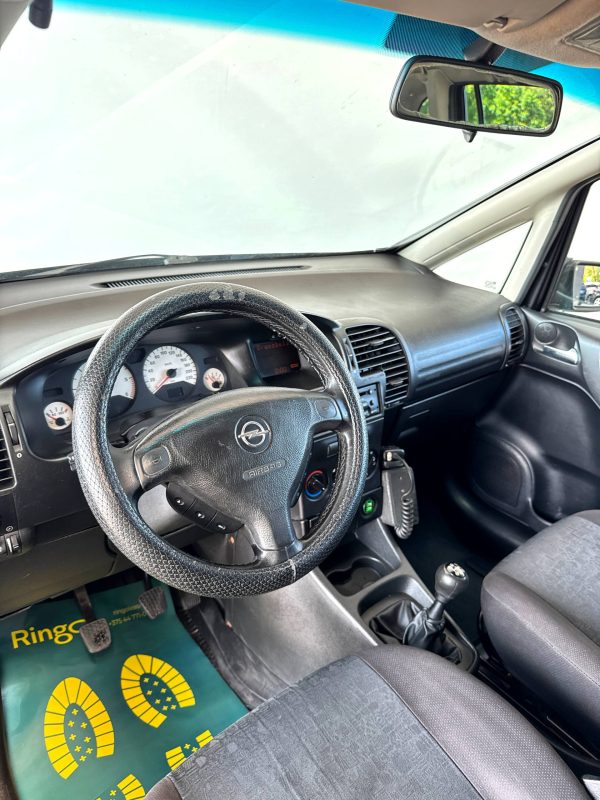 Opel Zafira A - Image 11