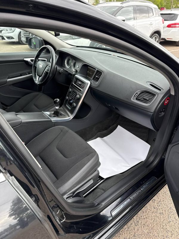 volvo v60 - Image 13
