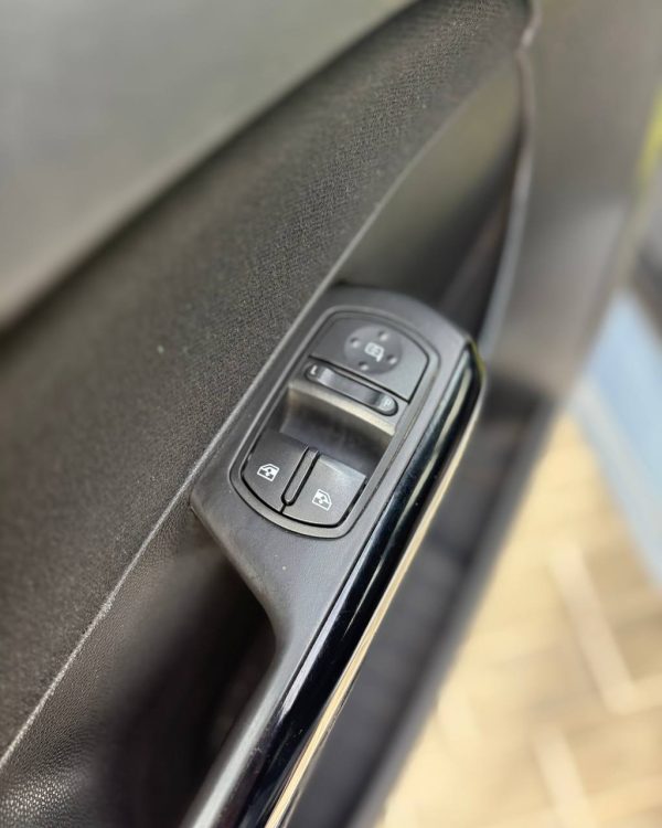 Opel Corsa D - Image 18