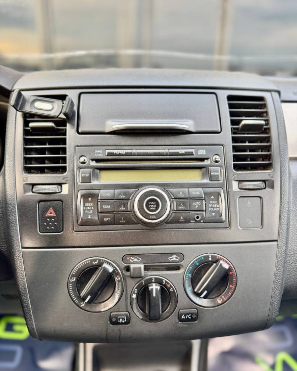 Nissan Tiida I (C11) · Рестайлинг - Image 16
